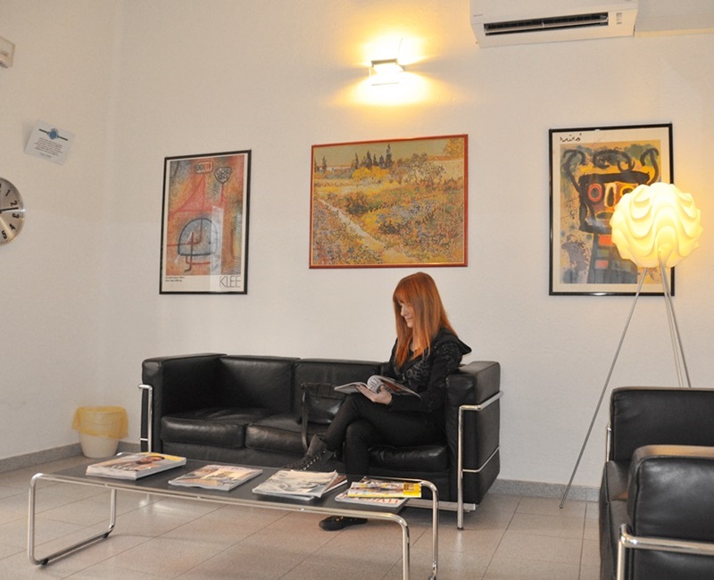 La sala di attesa dello studio dentistico del Dott. Oebe Van Der Hilst